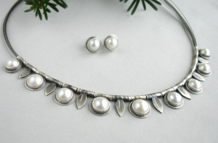 Boule de neige – naszyjnik srebrny z perłami
